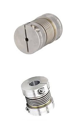 Obraz jest ucieleśnieniem perfekcyjnej precyzji, sztywności skrętnej i technologii bezluzowej, kt&oacute;re są fundamentem serii sprzęgieł KTR TOOLFLEX&reg;. Kompozycja jest sterylna, niemal laboratoryjna, co idealnie oddaje przeznaczenie produktu do system&oacute;w pozycjonowania, robotyki i enkoder&oacute;w. Dominują w niej chłodne, metaliczne barwy: lśniąca stal nierdzewna (mieszek) oraz matowe aluminium (piasty). Całość jest osadzona w kontekście autoryzowanego polskiego dystrybutora DAKAM. W centrum uwagi, na czystej, metalowej lub białej powierzchni, znajduje się starannie wyeksponowane sprzęgło mieszkowe KTR TOOLFLEX&reg;: &bull;	Metalowy Mieszek (Bellow): Absolutny bohater kompozycji. Ujęcie makro eksponuje charakterystyczną, wielowarstwową konstrukcję mieszka ze stali nierdzewnej. Jego pofałdowana struktura lśni w świetle, wizualnie komunikując zdolność do kompensacji odchyłek przy zachowaniu maksymalnej sztywności skrętnej. &bull;	Piasty Zaciskowe: Widoczne są dwie precyzyjne piasty (najczęściej aluminiowe dla mniejszych rozmiar&oacute;w, stalowe dla większych). Kluczowym detalem są śruby zaciskowe (clamping screws), kt&oacute;re symbolizują bezluzowe, pewne połączenie z wałem ("na wcisk"). &bull;	Połączenie: Widać idealne, bezspoinowe (często klejone lub spawane) połączenie mieszka z piastami, co świadczy o wysokiej jakości wykonania. &bull;	Marka Premium: Na korpusie piasty widoczne jest precyzyjne, laserowo grawerowane logo "KTR" oraz oznaczenie typu "TOOLFLEX&reg;" (np. "Type S" lub "Type M"), co jest gwarancją autentyczności. Tło jest subtelnie rozmyte (efekt bokeh), ale jednoznacznie wskazuje na profesjonalną dystrybucję na terenie Polski: &bull;	Nowoczesny magazyn DAKAM: W tle widać rzędy regał&oacute;w z systemem drobnicowym, wypełnionych uporządkowanymi, oryginalnymi opakowaniami KTR. Duża ilość towaru na stanie wizualnie potwierdza status "sprawdzonego dystrybutora" i dostępność. &bull;	Logo Dystrybutora: W dyskretnym, ale widocznym miejscu umieszczone jest logo DAKAM, z dopiskiem "Autoryzowany Dystrybutor KTR", co buduje markę jako eksperta od napęd&oacute;w precyzyjnych. Obraz niesie jasny komunikat: "Jako autoryzowany polski dystrybutor DAKAM, posiadamy na stanie precyzyjne, bezluzowe sprzęgła mieszkowe KTR TOOLFLEX&reg;, idealne do serwonapęd&oacute;w, enkoder&oacute;w i system&oacute;w pozycjonujących, wymagających wysokiej sztywności skrętnej".