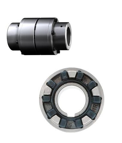 Sprzęgła KTR POLY-NORM®. Bezpieczeństwo napędu (fail-safe) w DAKAM. Obraz jest ucieleśnieniem niezawodności, bezpieczeństwa napędu (fail-safe) i zwartej konstrukcji, które definiują sprzęgło KTR POLY-NORM®. Kompozycja łączy w sobie surowy, industrialny wizerunek solidnych elementów żeliwnych i elastomerowych z profesjonalizmem i dostępnością, jakie oferuje autoryzowany polski dystrybutor DAKAM. Dominują w niej barwy przemysłowe: ciemnoszary/grafitowy (korpusy piast), głęboka czerń (pierścień elastomerowy) oraz lśniąca stal. W centrum uwagi, na czystej, industrialnej powierzchni (np. metalowym stole warsztatowym), znajduje się starannie zaaranżowane sprzęgło KTR POLY-NORM®: • Konstrukcja kłowa (Fail-safe): To kluczowy element wizualny. Widoczne są dwie masywne piasty (z żeliwa szarego) z charakterystycznymi kłami. Ujęcie powinno wyraźnie pokazywać, że kły piast zachodzą na siebie, ale są odseparowane przez element elastyczny. To wizualizacja cechy "przebicioczułości" – nawet w przypadku zniszczenia elastomeru, kły zapewnią awaryjne przeniesienie napędu. • Pierścień Elastomerowy: Pomiędzy kłami znajduje się solidny, czarny pierścień elastomerowy. Ujęcie makro eksponuje jego strukturę, odpowiedzialną za skuteczne tłumienie drgań skrętnych i kompensację niewspółosiowości. • Zwarta budowa: Sprzęgło jest zaprezentowane tak, aby podkreślić jego krótką długość zabudowy, co jest istotnym wyróżnikiem tej serii. • Marka Premium: Na zewnętrznej powierzchni piasty widoczne jest wyraźne, odlane lub grawerowane logo "KTR" oraz oznaczenie typu (np. "POLY-NORM 90"), co jest gwarancją autentyczności. Tło jest subtelnie rozmyte (efekt bokeh), ale jednoznacznie wskazuje na profesjonalną dystrybucję na terenie Polski: • Nowoczesny magazyn DAKAM: W tle widać rzędy wysokich regałów magazynowych, wypełnionych uporządkowanymi, oryginalnymi opakowaniami KTR (często z niebieskimi akcentami). Duża ilość towaru na stanie wizualnie potwierdza status "sprawdzonego dystrybutora". • Logo Dystrybutora: W dyskretnym, ale widocznym miejscu umieszczone jest logo DAKAM, z dopiskiem "Autoryzowany Dystrybutor KTR", co buduje jego markę jako zaufanego partnera w technice napędowej. Obraz niesie jasny komunikat: "Jako autoryzowany polski dystrybutor DAKAM, posiadamy na stanie niezawodne, przebicioczułe sprzęgła KTR POLY-NORM®, zapewniające bezpieczeństwo pracy napędu, tłumienie drgań i zwartą zabudowę".