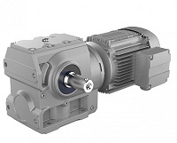 Obraz jest ucieleśnieniem kompleksowej oferty w zakresie techniki napędowej. Kompozycja łączy w sobie surową moc i solidność silnik&oacute;w elektrycznych z inżynierską precyzją przekładni (reduktor&oacute;w). Całość jest osadzona w kontekście profesjonalnego polskiego dystrybutora DAKAM, kt&oacute;ry zapewnia dostępność i wsparcie techniczne. W centrum uwagi, na czystej, industrialnej powierzchni (np. metalowym stole warsztatowym lub białym tle), znajduje się starannie zaaranżowany zestaw, kt&oacute;ry wizualnie demonstruje kompletne rozwiązania napędowe: &bull;	Silnik elektryczny: Solidny, tr&oacute;jfazowy silnik asynchroniczny o standardowym, przemysłowym wyglądzie (np. w kolorze niebieskim lub szarym). Widoczna jest jego masywna obudowa, puszka przyłączeniowa oraz lśniący, stalowy wał. &bull;	Przekładnia (Reduktor): Obok silnika leży solidna, samodzielna przekładnia (np. ślimakowa lub walcowa). Widoczne jest jej żeliwne lub aluminiowe korpus, kołnierz przyłączeniowy do silnika oraz wał wyjściowy (lub tuleja), co symbolizuje redukcję prędkości i zwiększenie momentu obrotowego. &bull;	Motoreduktor (połączony zestaw): Najważniejszy element &ndash; gotowy, zintegrowany motoreduktor, w kt&oacute;rym silnik jest już połączony kołnierzowo z przekładnią. To wizualny symbol gotowego do montażu, kompletnego napędu. Tło jest subtelnie rozmyte (efekt bokeh), ale jednoznacznie wskazuje na kompetencje i zaplecze polskiego dystrybutora DAKAM: &bull;	Nowoczesny magazyn DAKAM: W tle widać rzędy wysokich regał&oacute;w magazynowych. Na p&oacute;łkach wyraźnie widać oryginalne opakowania (kartony) oraz zapas silnik&oacute;w i przekładni czołowych marek (np. Bonfiglioli, Motovario, Siemens). Duża ilość towaru na stanie wizualnie potwierdza status "sprawdzonego dystrybutora". &bull;	Logo Dystrybutora: W dyskretnym, ale widocznym miejscu umieszczone jest logo DAKAM, z dopiskiem "Centrum Techniki Napędowej" lub "Autoryzowany Dystrybutor". Obraz niesie jasny komunikat: "Jako sprawdzony polski dystrybutor DAKAM, posiadamy na stanie pełen asortyment silnik&oacute;w elektrycznych, przekładni oraz gotowych motoreduktor&oacute;w od najlepszych producent&oacute;w, dostępnych natychmiast z naszego magazynu".