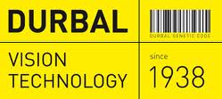 Produkty marki DURBAL dostepne w ofercie DAKAM Obraz jest ucieleśnieniem niemieckiej myśli inżynierskiej, precyzji i niezawodności, które od ponad ośmiu dekad definiują markę DURBAL. Kompozycja jest profesjonalna, techniczna i solidna, co odzwierciedla przeznaczenie produktów do pracy pod dużymi obciążeniami ("heavy-duty"). Dominująca paleta barw opiera się na metalicznych odcieniach stali, z których wykonane są produkty, osadzonych na czystym, studyjnym tle w tonacji bieli lub grafitu, co kieruje całą uwagę na kluczowe komponenty. Pierwszy plan – esencja wytrzymałości i precyzji: W centrum kompozycji znajduje się starannie dobrany asortyment flagowych produktów DURBAL, które symbolizują najwyższą jakość w technice przegubowej: Główki przegubowe (Rod Ends): Wyeksponowane są różne modele z linii Premium Line i Classic Line, w tym warianty bezobsługowe oraz wymagające smarowania. Ujęcia makro podkreślają ich solidną, często kutą konstrukcję, precyzyjnie wykonane gwinty oraz zintegrowane łożyska (kulkowe, wałeczkowe lub ślizgowe). Błysk polerowanej stali komunikuje jakość "Made in Germany". Łożyska przegubowe (Spherical Plain Bearings): Masywne i niezawodne, prezentowane jako fundament dla złożonych, wielokierunkowych ruchów. Ich solidność wizualnie potwierdza zdolność do przenoszenia wysokich obciążeń promieniowych i osiowych. Produkty są oświetlone w sposób, który wydobywa ich trójwymiarowość, jakość obróbki i detale, takie jak laserowo grawerowane logo "DURBAL". Ich ułożenie jest dynamiczne, ale uporządkowane, co sugeruje niezawodność i gotowość do pracy w najtrudniejszych warunkach. Tło i branding – partnerstwo zbudowane na zaufaniu: Tło jest minimalistyczne i profesjonalne. W sposób klarowny i partnerski umieszczono na nim logotypy obu firm, co podkreśla ich synergiczną relację: Logo DURBAL: Reprezentuje niemiecką tradycję, innowacyjność i bezkompromisową jakość, zwłaszcza w segmencie rozwiązań do dużych obciążeń. Jego obecność jest gwarancją trwałości i niezawodności. Logo DAKAM: Pozycjonuje firmę jako oficjalnego, zaufanego dystrybutora na rynku wrocławskim. Komunikuje lokalną dostępność, profesjonalne doradztwo techniczne i pewność, że klient otrzymuje oryginalne, najwyższej jakości produkty DURBAL. Logotypy są umieszczone obok siebie, tworząc spójny komunikat o synergii między światowej klasy producentem a kompetentnym lokalnym partnerem. Przesłanie i hasło reklamowe: Obraz niesie jasny komunikat o sile, precyzji i trwałości. Skierowany jest do inżynierów, konstruktorów i specjalistów utrzymania ruchu, którzy poszukują bezkompromisowych rozwiązań dla maszyn i urządzeń pracujących w wymagających warunkach przemysłowych. Całość może być zwieńczona hasłem, które podkreśla kluczowe wartości tej współpracy: "Niemiecka precyzja dla największych obciążeń. Oryginalne produkty DURBAL dostępne w DAKAM." "DAKAM – Twój autoryzowany dystrybutor niezawodnej techniki przegubowej DURBAL." "Wytrzymałość, na której możesz polegać. DURBAL i DAKAM – partnerstwo dla przemysłu."